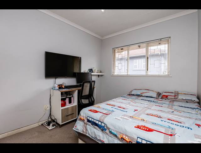 3 BEDROOM TOWNHOUSE FOR SALE IN GLENWOOD